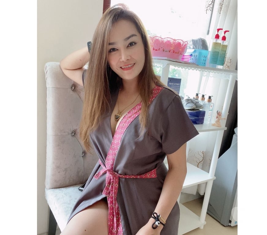Escorts Shropshire Telford and Wrekin - Photos for Emmie Thai Girl - Professional Massage and Body to Body 😘