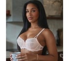 New Girl latina full service