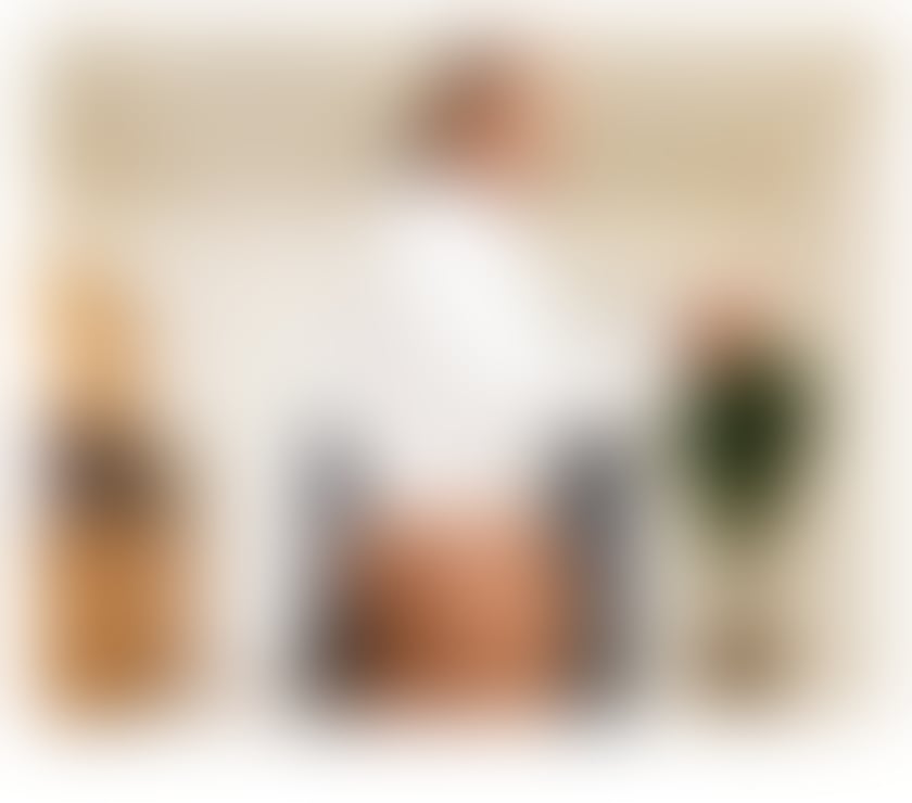 Escorts East London Mile End - East London - Photos for Sophisticated Companion – Discreet, Elegant & Genuine