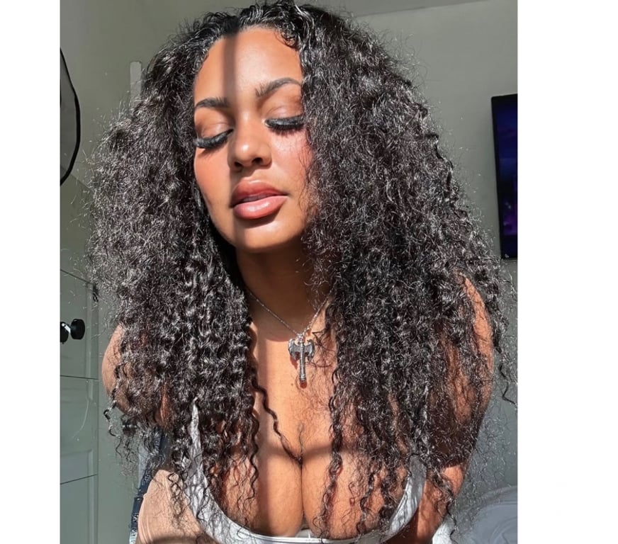 Escorts East London Mile End - East London - Photos for Sophisticated Companion – Discreet, Elegant & Genuine