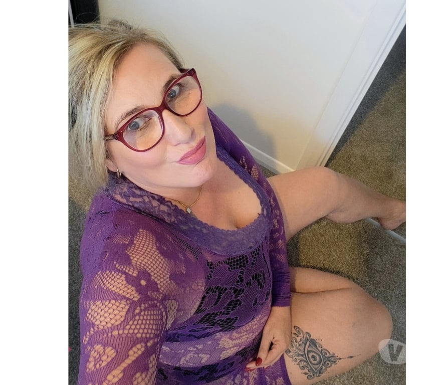 Escorts Lincolnshire North East Lincolnshire - Photos for English curvy temptress Rachel