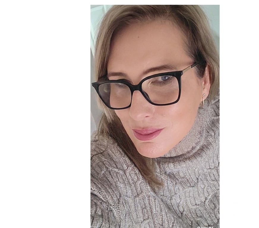 Escorts Lincolnshire North East Lincolnshire - Photos for English curvy temptress Rachel