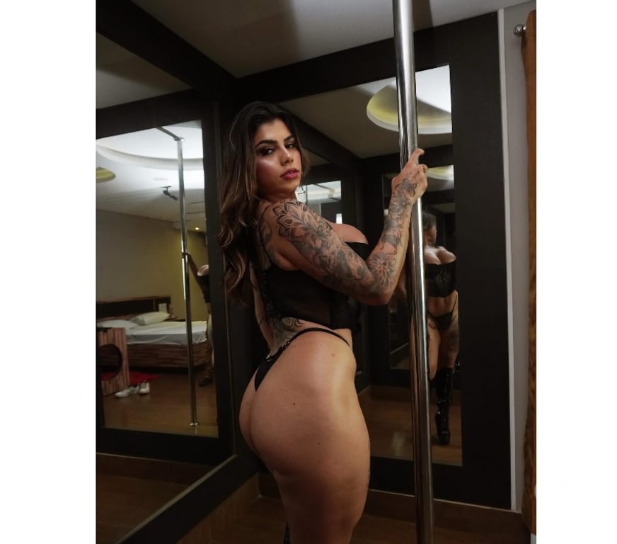 Trans Escorts Essex Basildon - Photos for 🍭TS Hot brunette🥵🔥
