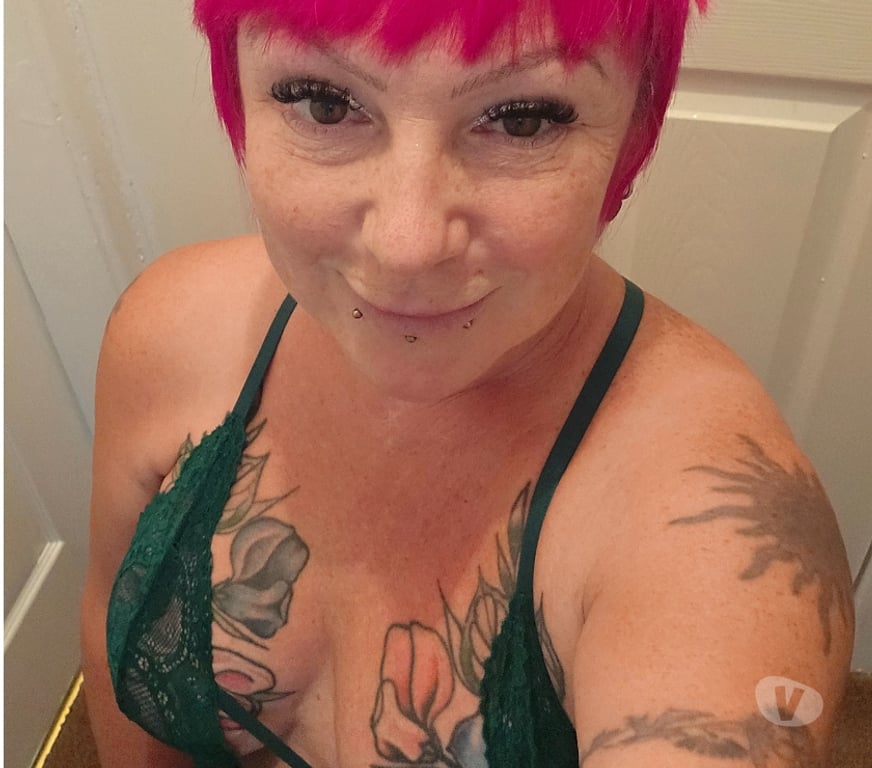 Escorts Glasgow Whiteinch - Glasgow - Photos for Alternativel Looking, Tattooed, Yorkshire, GFE, OWO