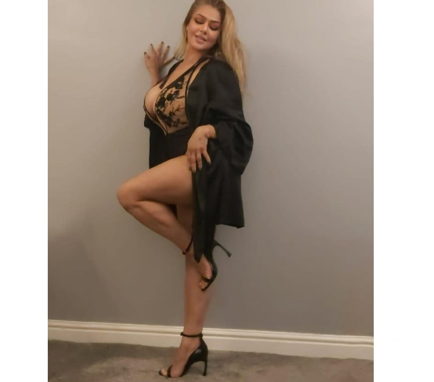 Escorts Devon Plymouth - Photos for HOT Fun Loving Latina Lola! 🎉PARTY🎉🫦