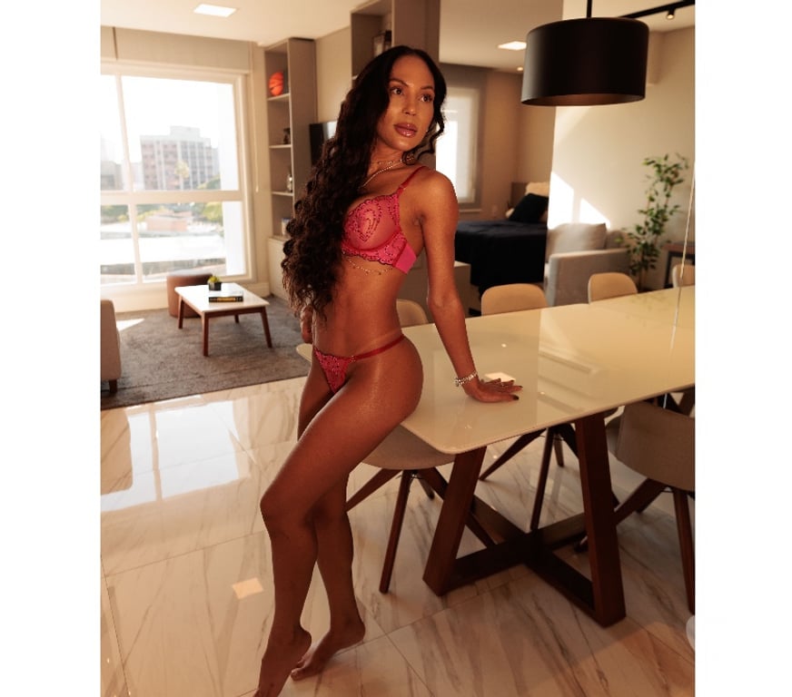 Escorts East London Canary Wharf - East London - Photos for 🔥 100% REAL🇧🇷Emma latina Bombshell 💋🇧🇷