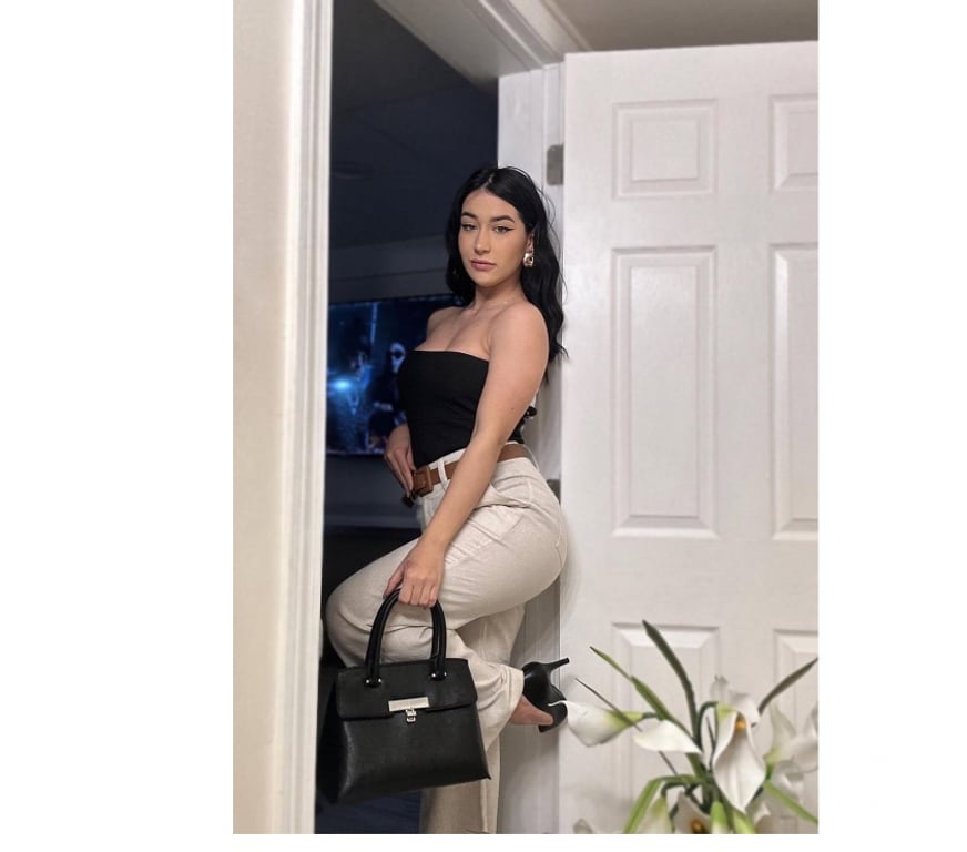 Escorts Peterborough Peterborough City Centre - Peterborough - Photos for Brazilian girl with big butt and breasts 🔥🇧🇷