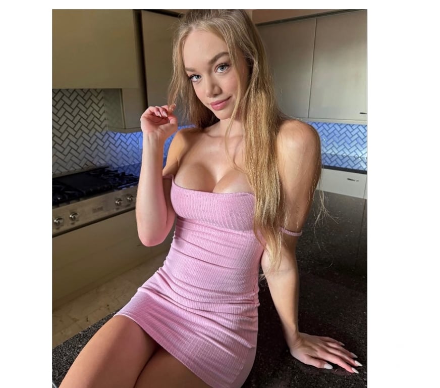 Escorts West Northamptonshire Northampton - West Northamptonshire - Photos for FLOR 🌹 GIRL 🥂PARTY🥂