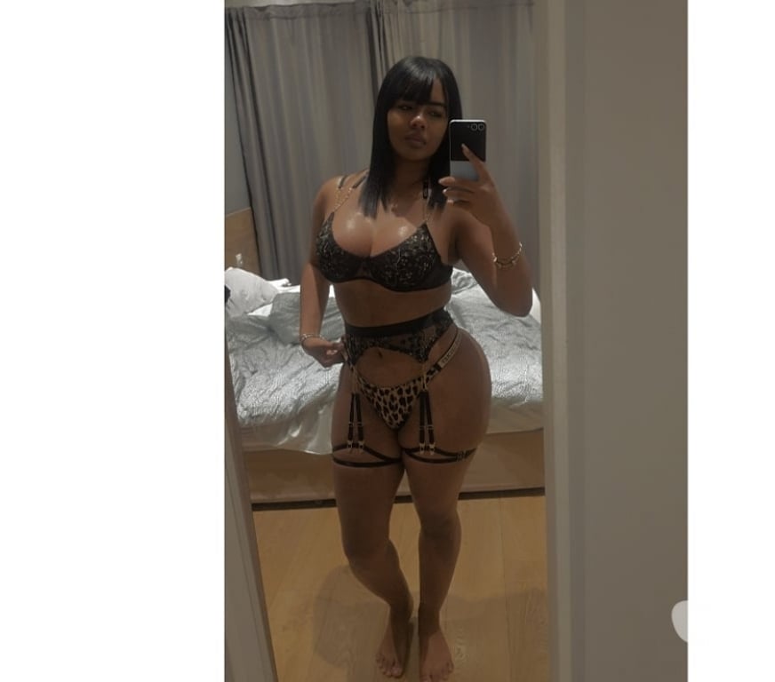 Escorts Kent Dartford - Photos for Sweet Rafaela 👅 rocks the party 🥂 curvy body