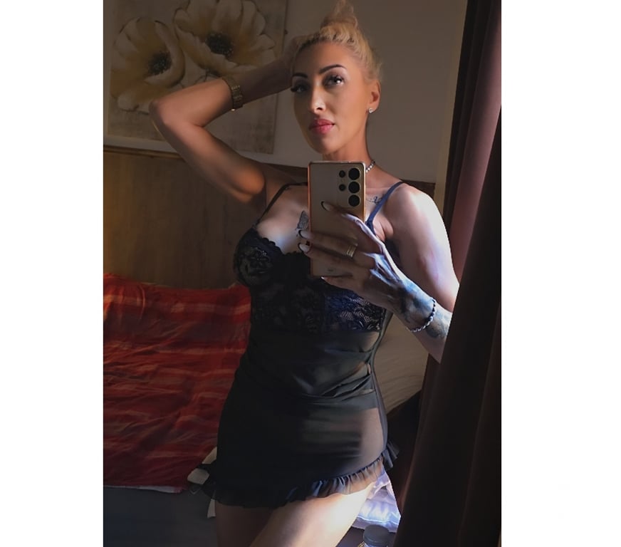 Escorts Norfolk Norwich - Photos for Hi new in town sexy girl available now party 🥂
