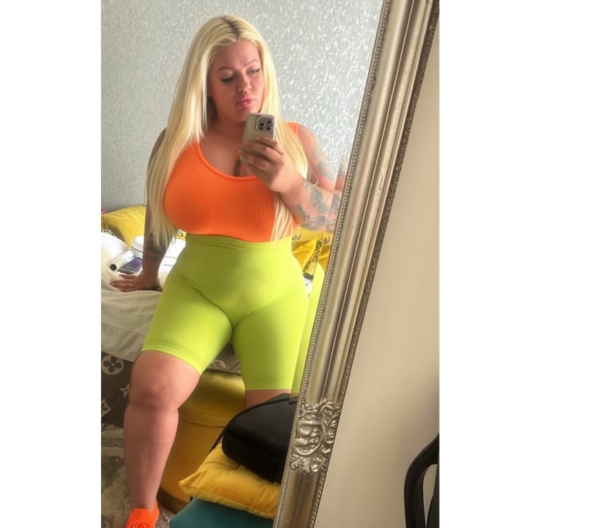 Escorts Oxfordshire Cherwell - Photos for Maggie Curvy Milf Bicester this week 😍😍
