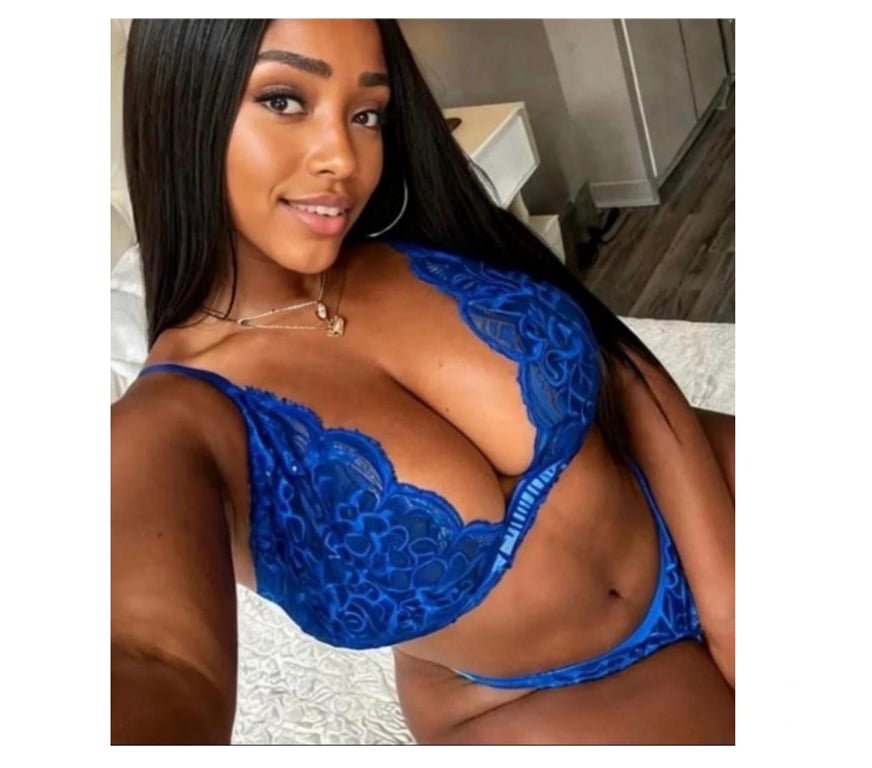 Escorts Warrington Warrington Town Centre - Warrington - Photos for Sexy and dazzling Latin party. Complete girlfriend experienc