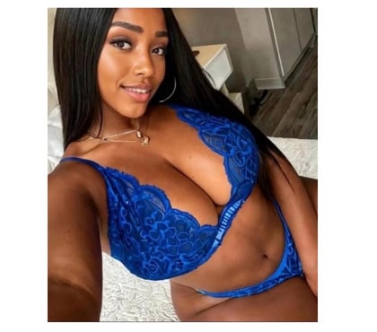  Escorts Warrington Town Centre Warrington - Photos for Sexy and dazzling Latin party. Complete girlfriend experienc