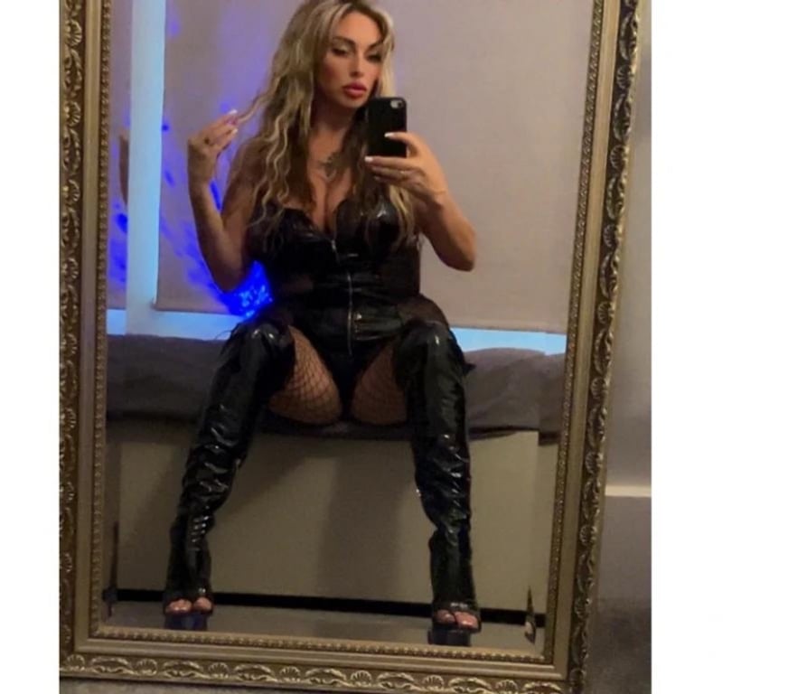 Escorts North London Edmonton - North London - Photos for DUO GIRL EROTIC MASSAGE 👯‍♀️DOM 👿❤️FEET 🦶