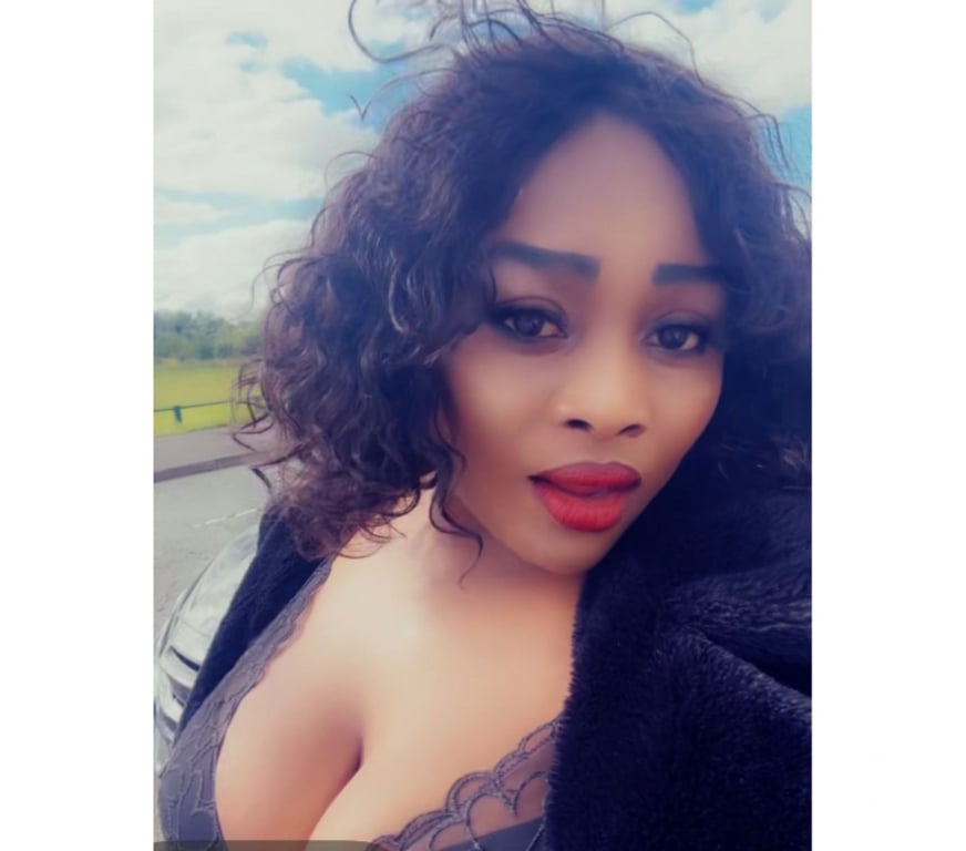 Escorts Warrington Warrington Town Centre - Warrington - Photos for New in town sexy ebony
