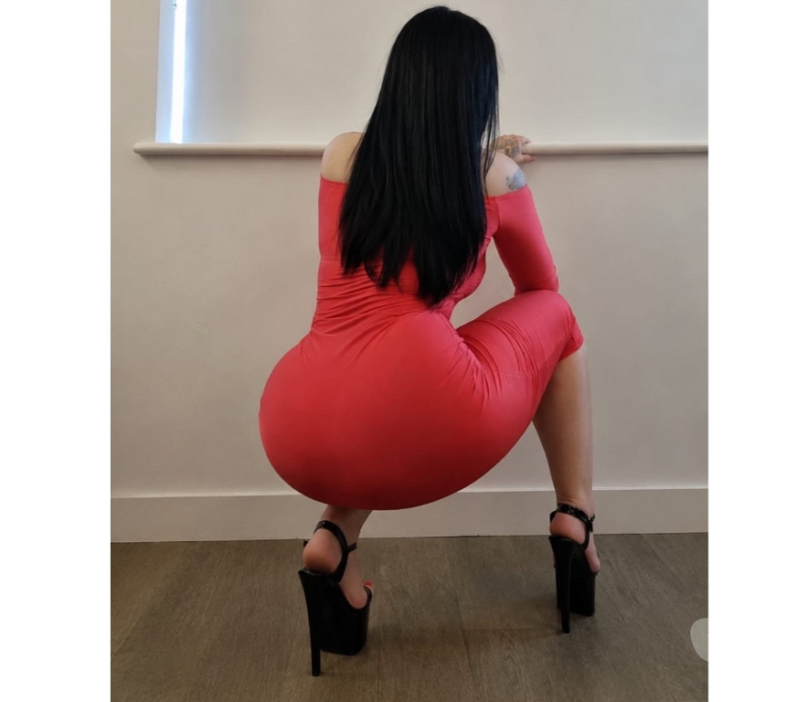 Escorts Hertfordshire St. Albans - Photos for PARTY👄GIRL IN RED🍒NO FAKE🍑AVAILABLE NOW