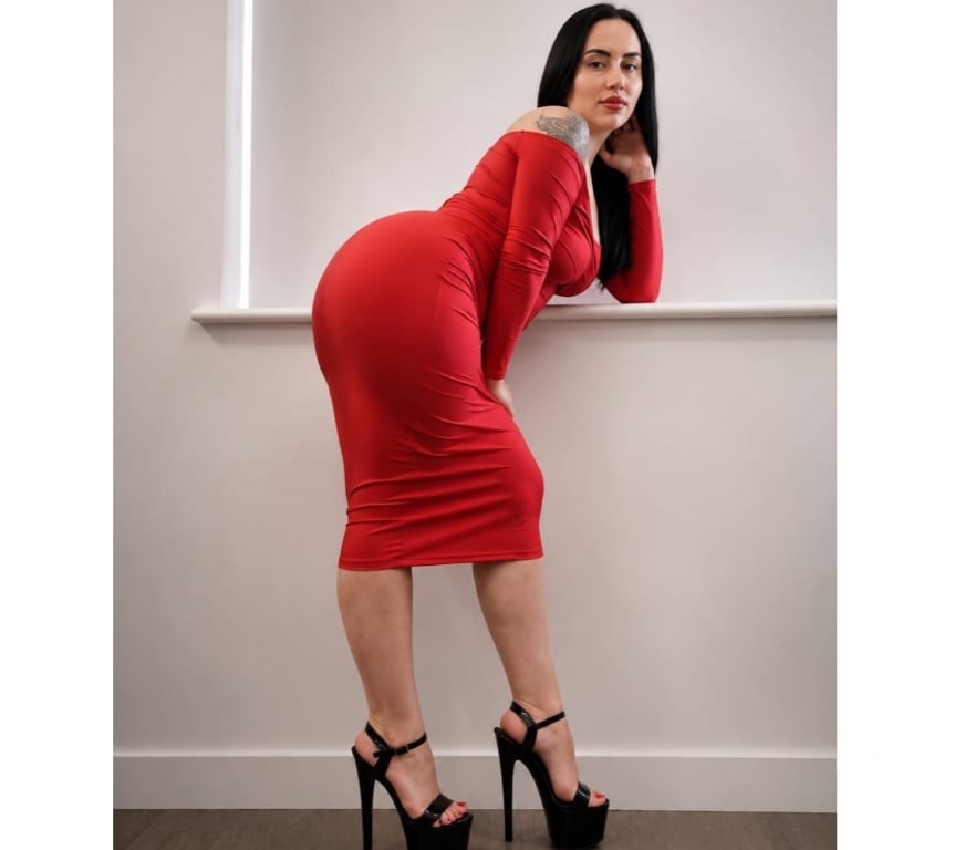 Escorts Hertfordshire St. Albans - Photos for PARTY👄GIRL IN RED🍒NO FAKE🍑AVAILABLE NOW
