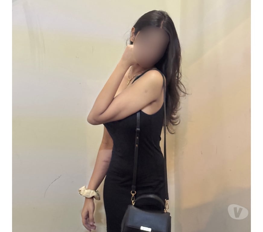 Escorts Bedfordshire Luton - Photos for NAVYA😘 South indian Tamil girl in Luton
