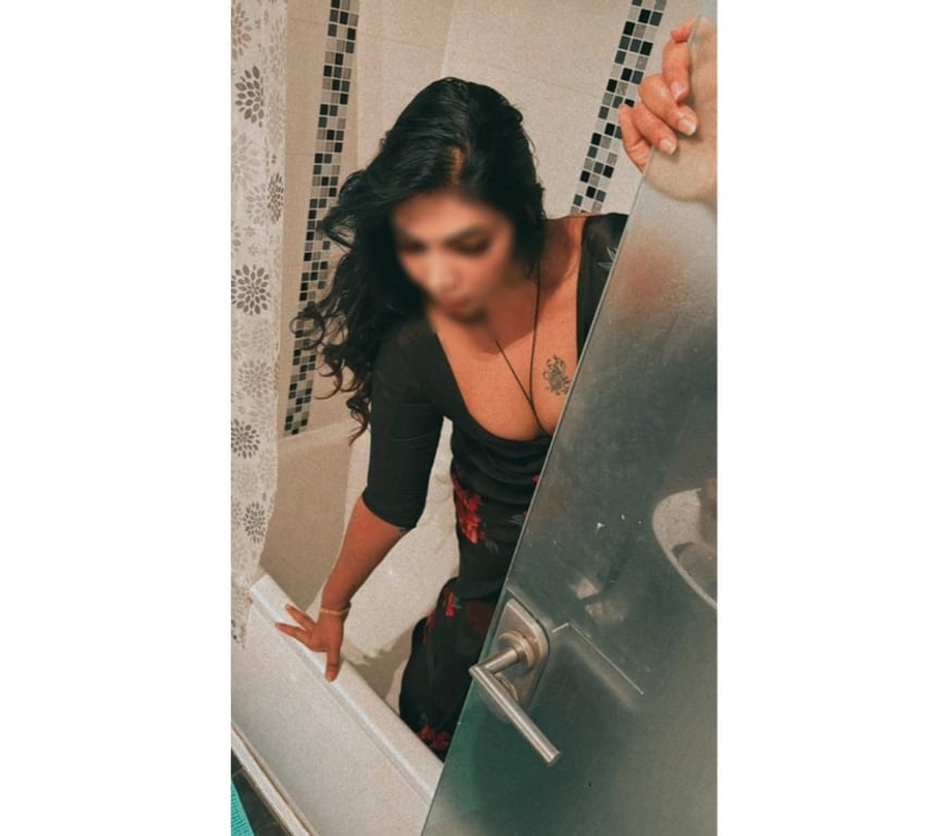 Escorts Lancashire Preston - Photos for ANISHA SOUTH INDIAN TAMIL GIRL NEW IN PRESTON