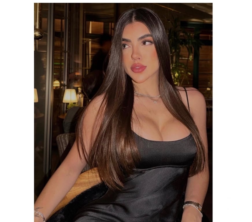 Escorts North West London Golders Green Station - North West London - Photos for Rose 🇧🇷 Soft outside, burning inside 🔥😈