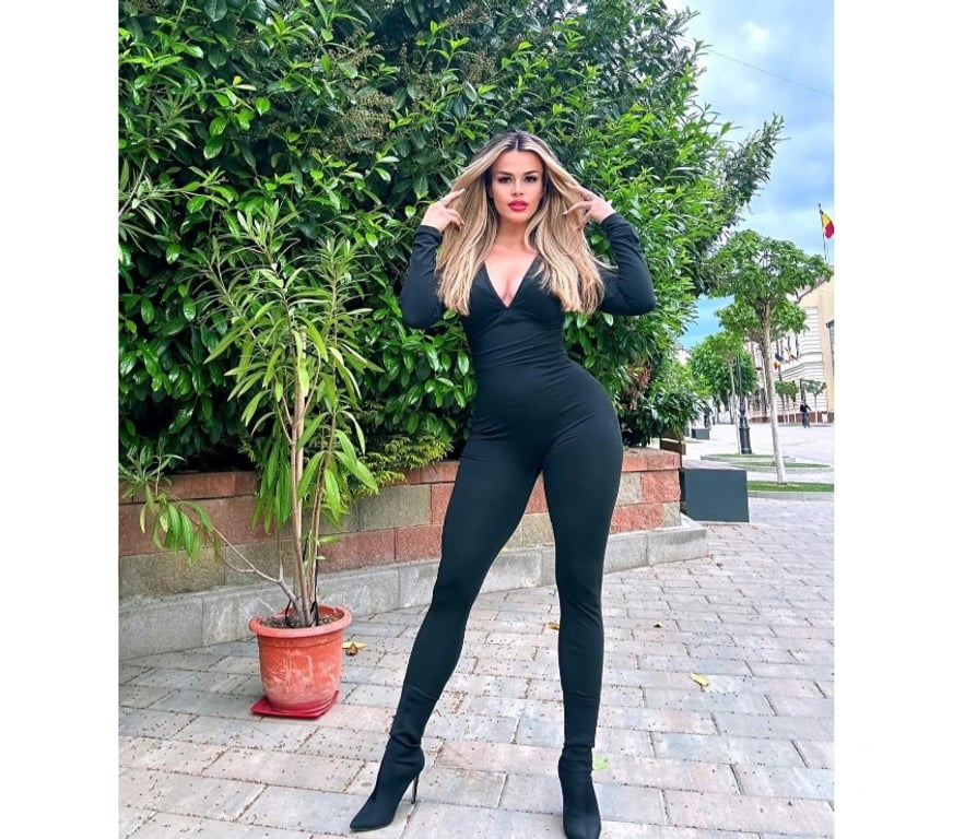 Escorts West Sussex Crawley - Photos for ✅Julia incoll&outcoll just for you💋💚