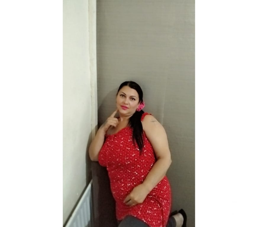 Escorts West Yorkshire Leeds - Photos for Sara 🔥milf 🔥new in city🏡