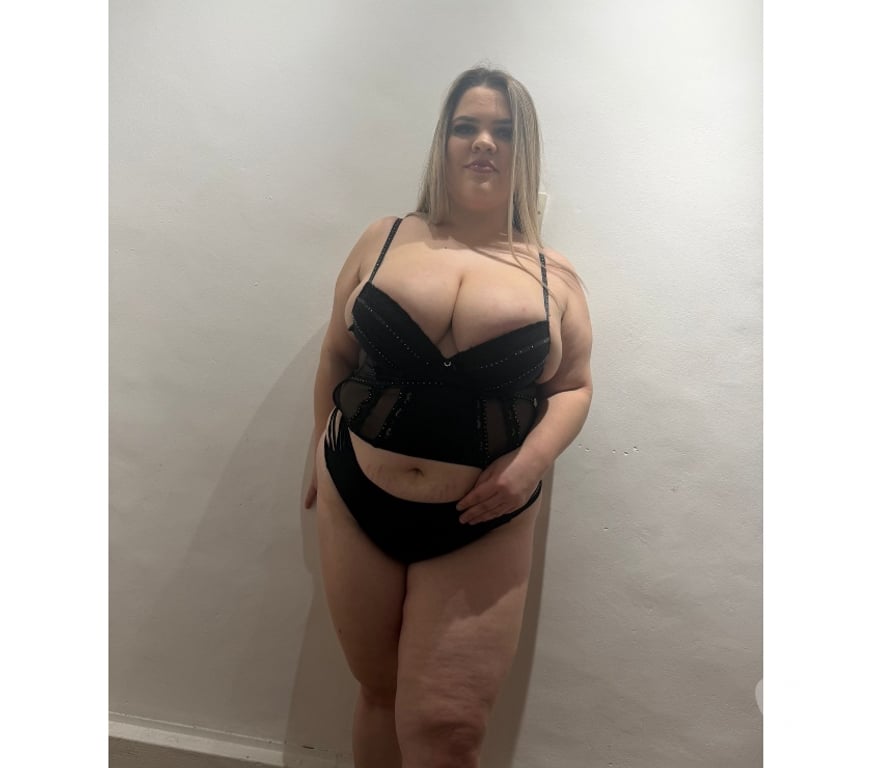 Escorts South West London Wimbledon - South West London - Photos for C🔥A🔥R🔥L🔥A—-P🔥R🔥T🔥Y
