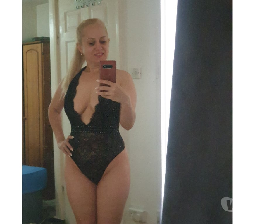 Escorts West Yorkshire Leeds - Photos for Monica busty girl Outcall available!! Videocall whatsapp c