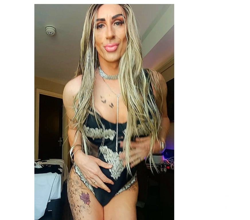 Trans Escorts Hertfordshire Watford - Photos for Trans Escort Watford Carla 39 years