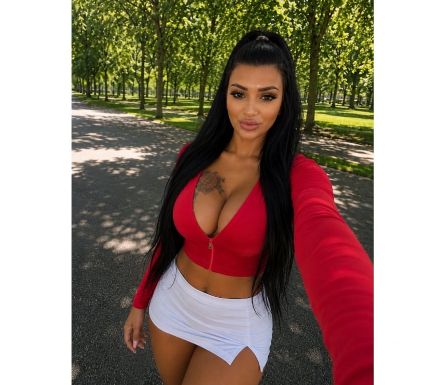 Escorts West Yorkshire Leeds - Photos for JULIA ❤️NEW PARTY GIRL IN TOWN 💙🍾🍾❤️