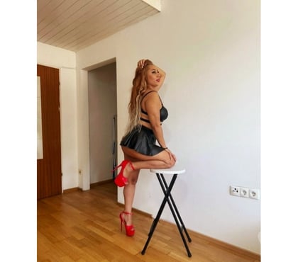 Escort Braunstone Leicester - Photos for Emma new blondy party Girls
