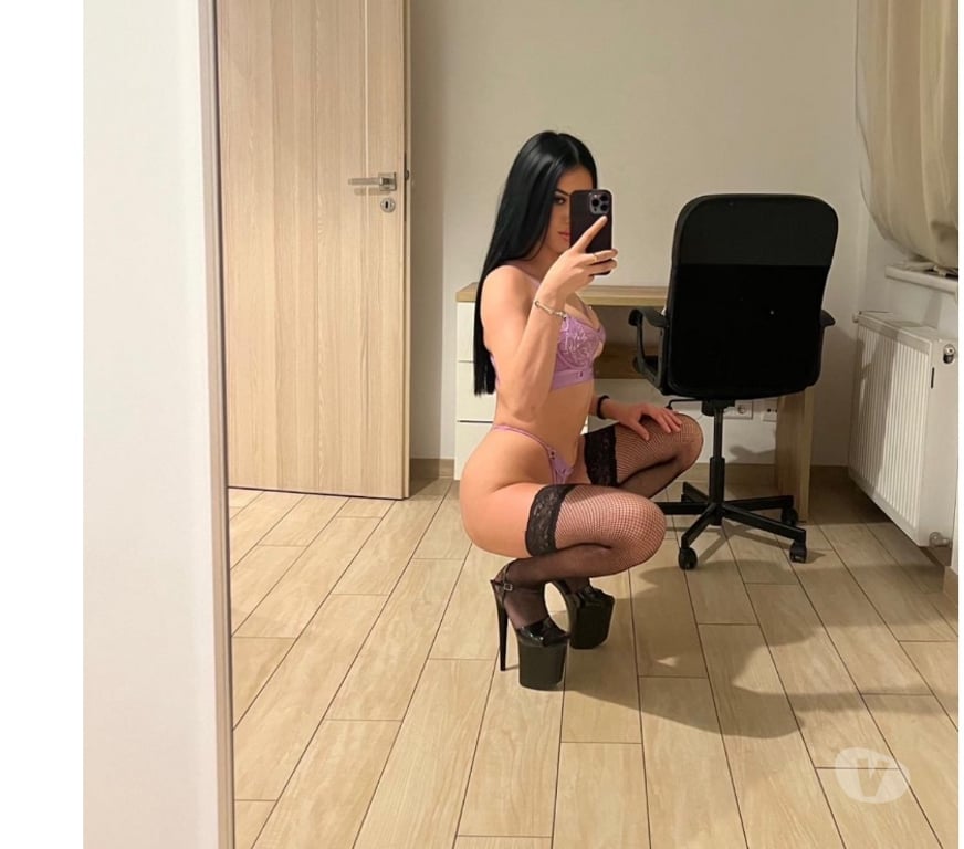 Escorts Wiltshire Swindon - Photos for 🍾🫦 PARTY GIRL - HOT BJ 🔥 OUTCALL