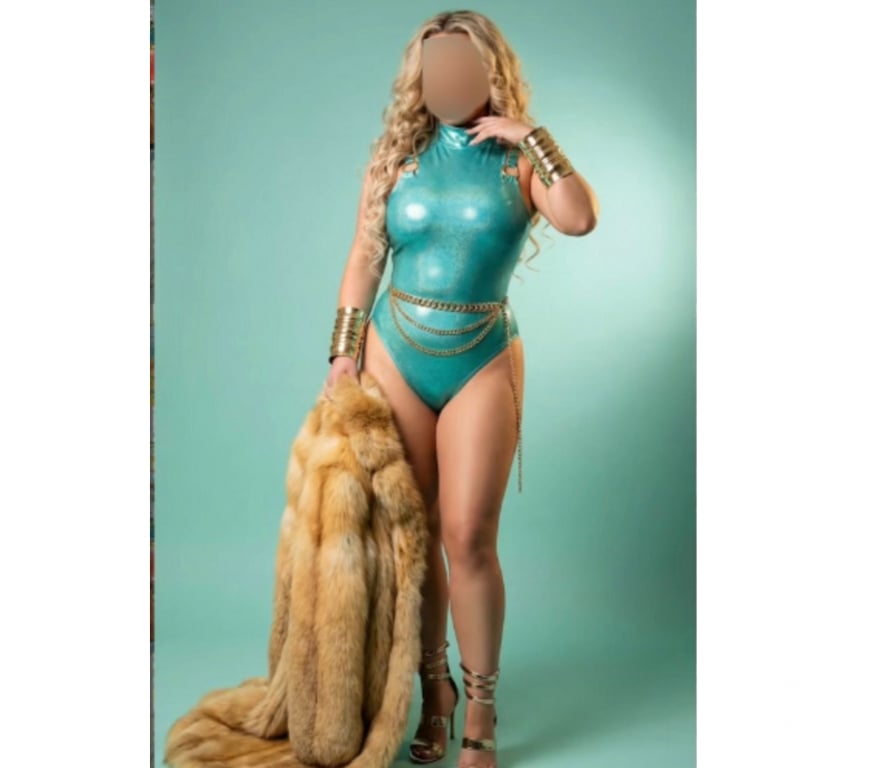Escorts Greater Manchester Stockport - Photos for Blonde Gabriella curvy model best party girl 🥳