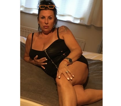 Escort Saint Johns Woking - Photos for Hungárián Milf in the Woking.