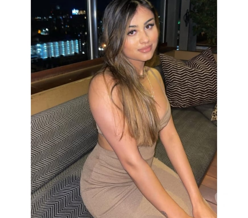 Escorts Glasgow Glasgow City Centre - Glasgow - Photos for SARAH Indian elegant beauty private moments available