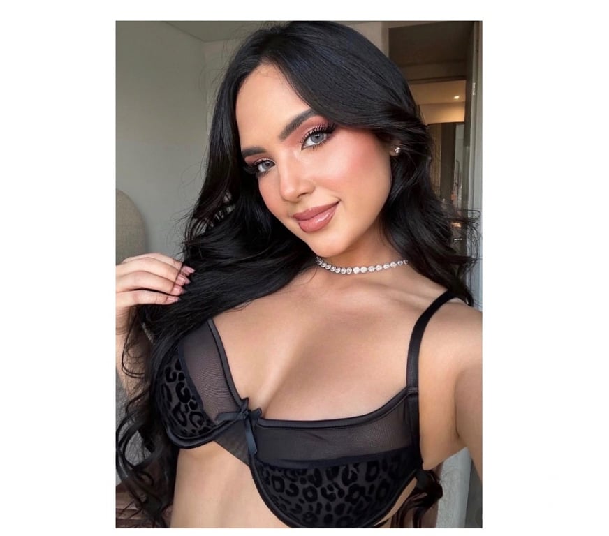 Escorts South West London Tooting - South West London - Photos for 🔥Bella party girls new in town Brazilian 🇧🇷