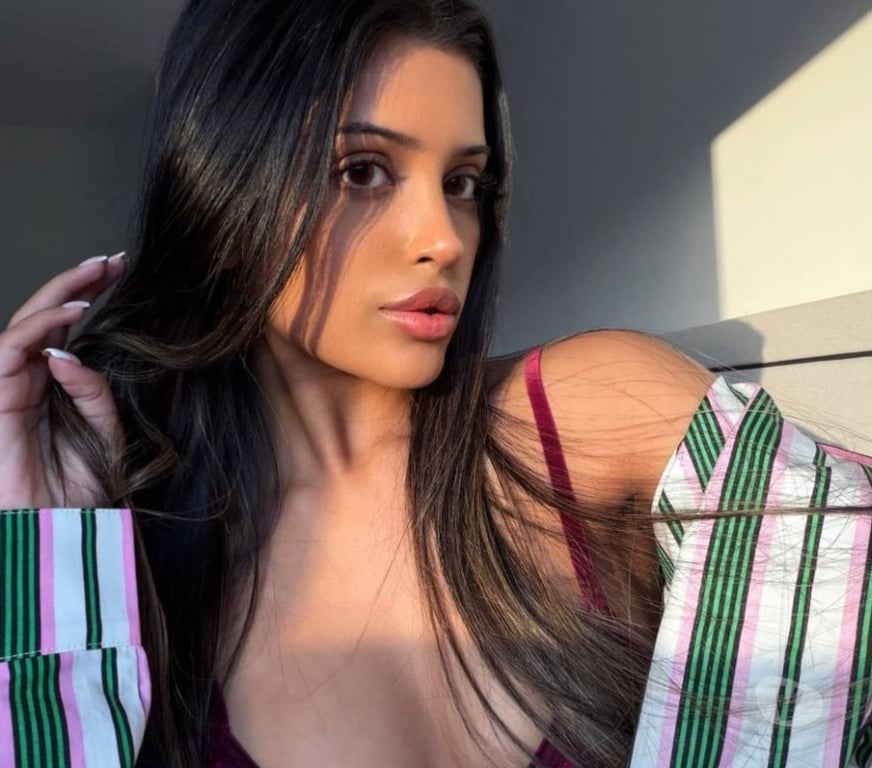Escorts Merseyside Liverpool - Photos for A Relaxed & Friendly Welcome Indian Companion.