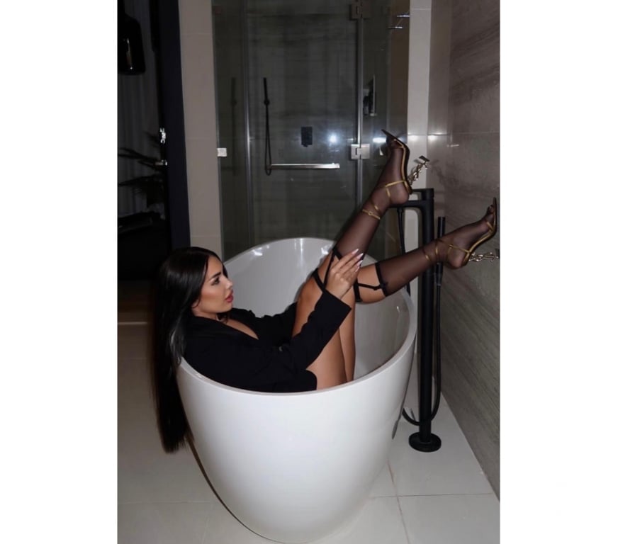 Escorts East London Canary Wharf - DLR Station - East London - Photos for LIVIA🌹TANTRIC QUEEN🌹YOUR GFE