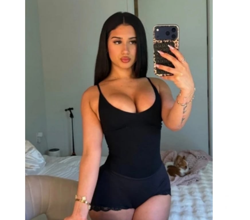 Escorts West Sussex Crawley - Photos for JUST ARRIVED HORNY LATINA🫦PARTY🥂OUTCALL