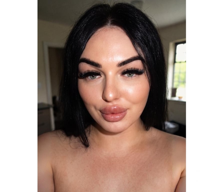Trans Escorts Ealing Perivale - Ealing - Photos for 7inch curvy Irish trans girl