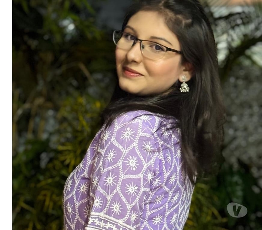 Escorts East London Redbridge - Photos for Friendly, Slim brunette, independent Indian Beauty