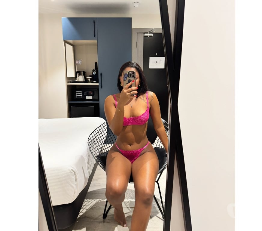Escorts Surrey Epsom and Ewell - Photos for 🔥BRAZILIAN GIRL🔥PARTY💋🥂