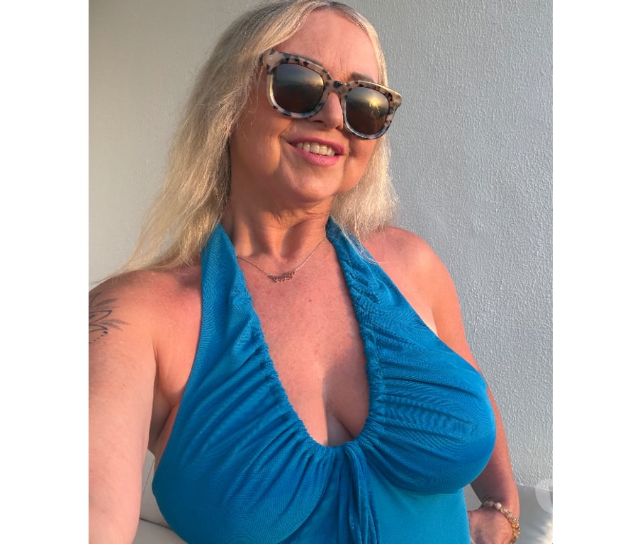 Adult Entertainment Vale of Glamorgan - Wales Barry - Vale of Glamorgan - Photos for Video Calls Custom Content Curvy Lady 07505 807938 £3 min