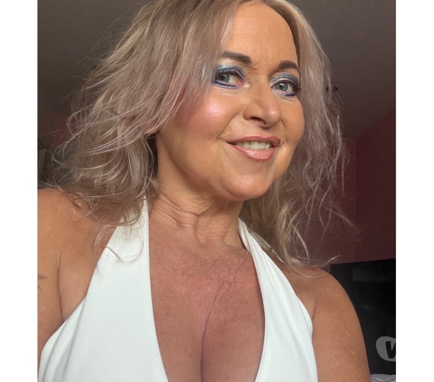 Adult Entertainment Vale of Glamorgan - Wales Barry - Vale of Glamorgan - Photos for Video Calls Custom Content Curvy Lady 07505 807938 £3 min