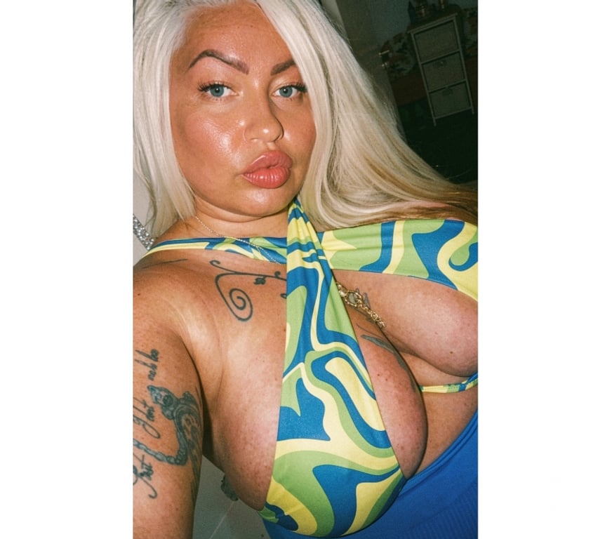 Escorts South East London Bromley - Photos for Locksbottom Orpington Busty Maggi 😍😍