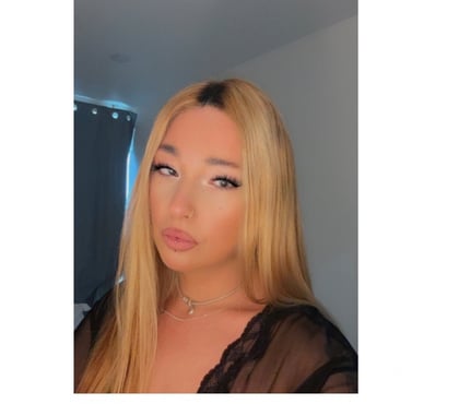  Escorts Cardiff City Centre Cardiff - Photos for Emy hot 🔥new in town!😍 Half English half German 💋