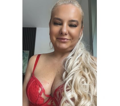Duo Escorts & Erotic Massage Swindon Town Centre Swindon - Photos for Hello guys, new in town 🌸