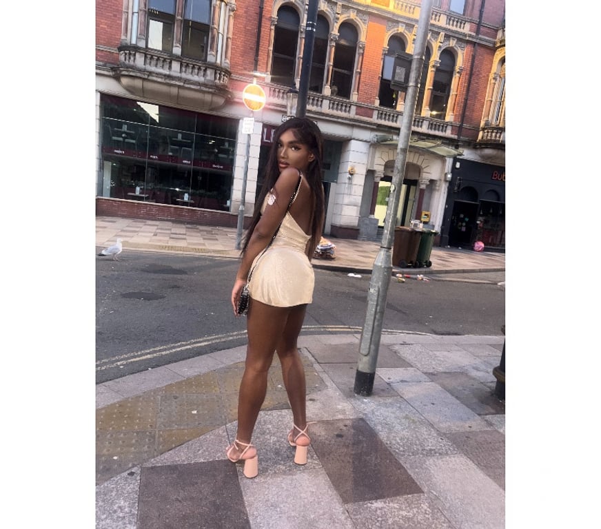 Trans Escorts Bedfordshire Luton - Photos for Samira BBC brazil