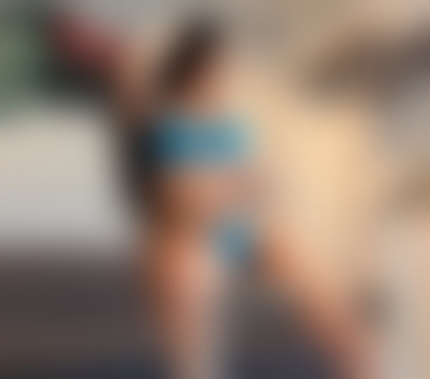 Photos for Julia Brazilian 🇧🇷Party Girl 🥂 Very Hot 🔥💋