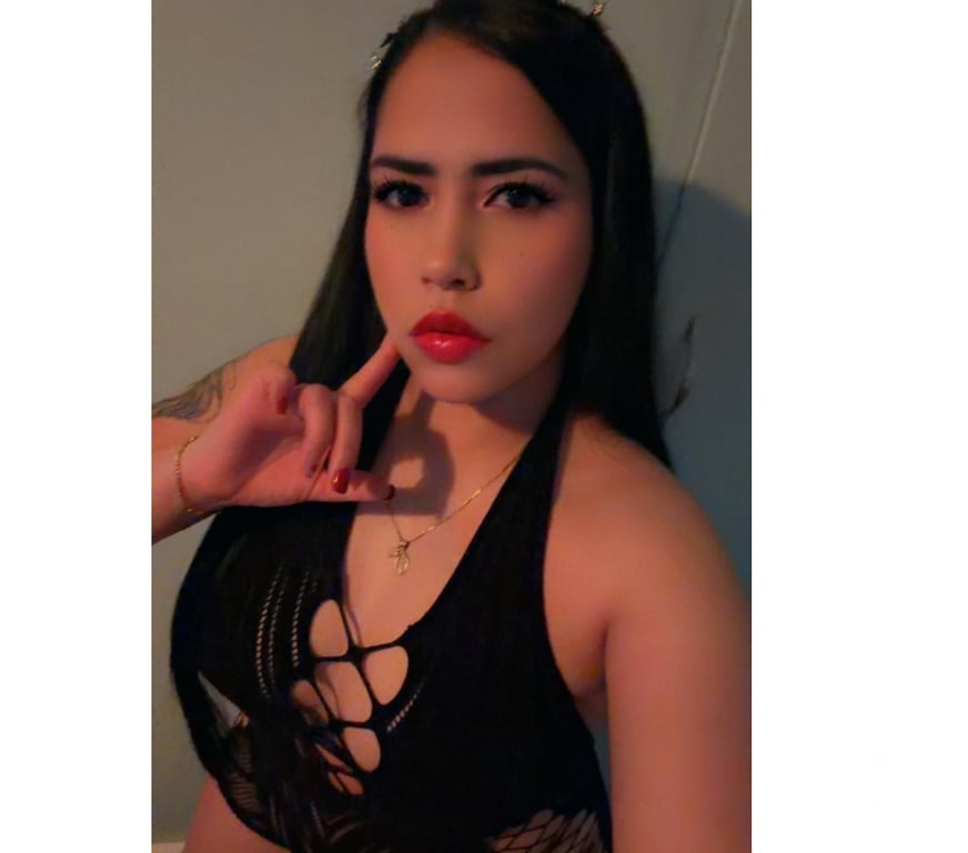 Escorts South East London Deptford - South East London - Photos for MIA COLOMBIAN 😏😜😛 BEST PARTY🥳🤑😈